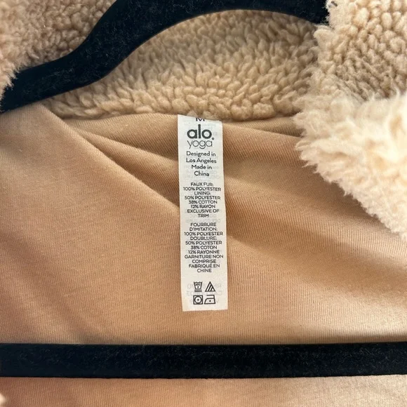 ALO Yoga Foxy Sherpa Jacket - Picture 4 of 12